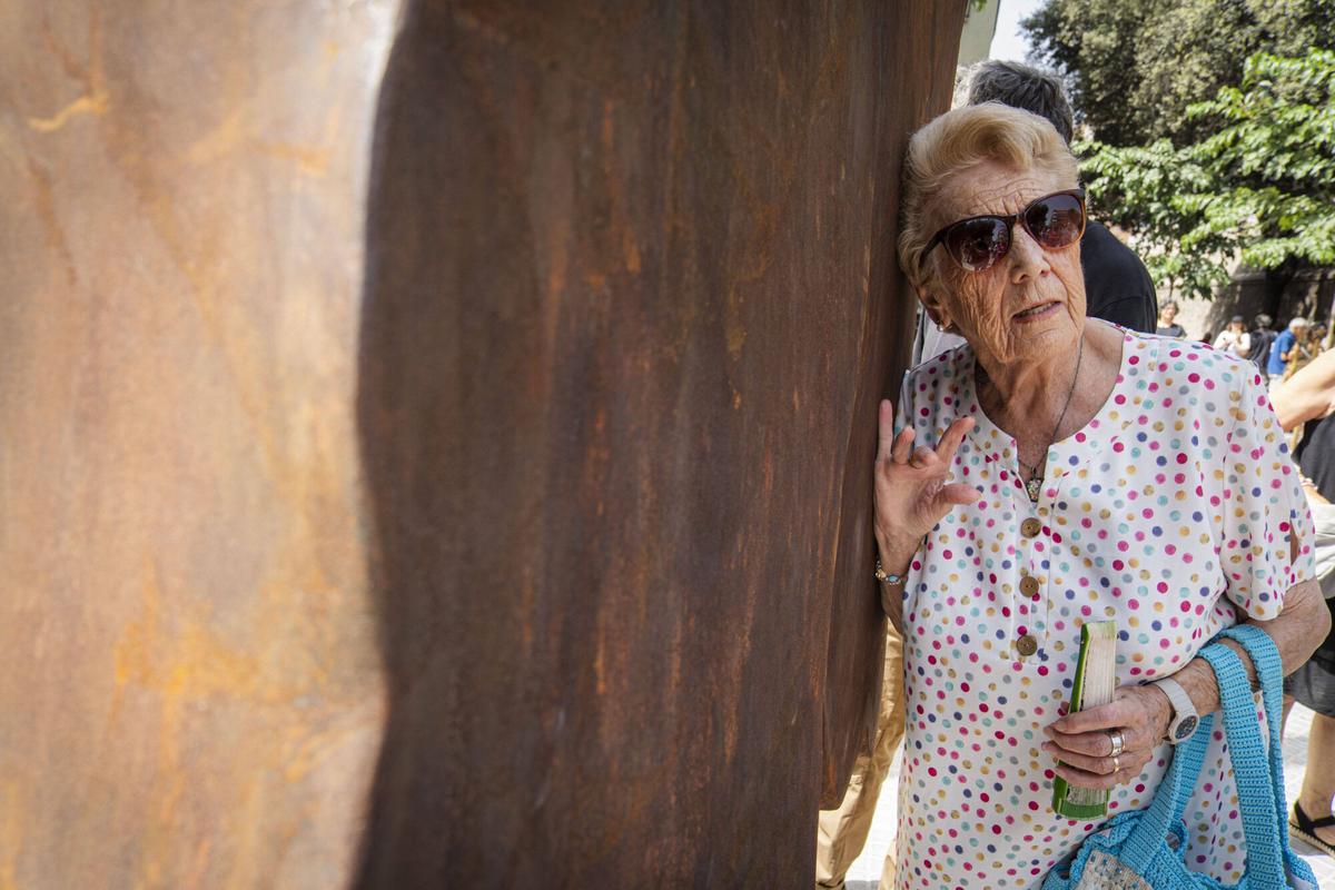 L'escultura que parla: S'inaugura la "Metralla" que recorda els morts manresans de la Guerra Civil L'escultura que parla: S'inaugura la "Metralla" que recorda els morts manresans de la Guerra Civil