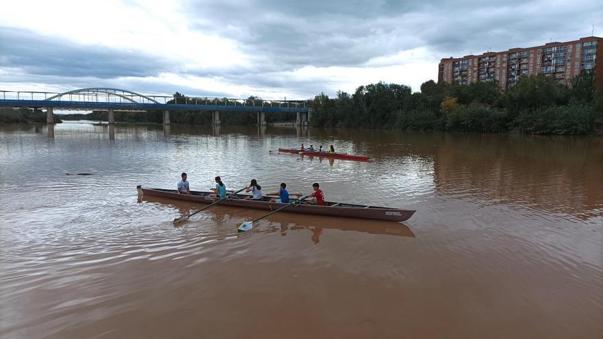 El IES La Azucarera de Zaragoza surca las aguas del Ebro