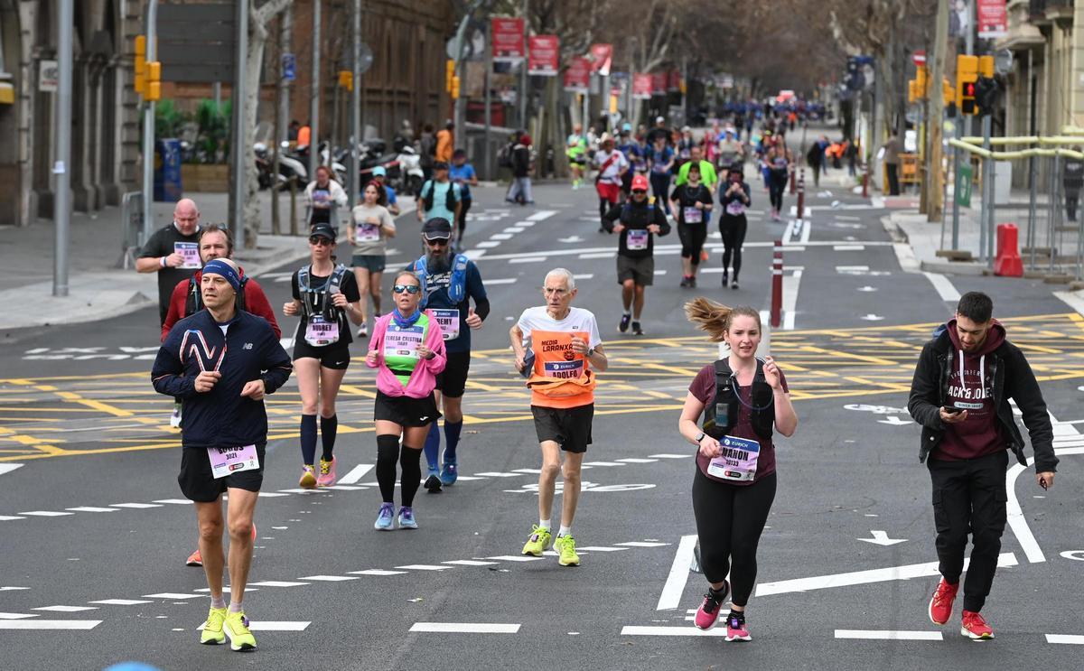 ¿Has participado en la Marató de Barcelona 2024? ¡Búscate en las fotos¡