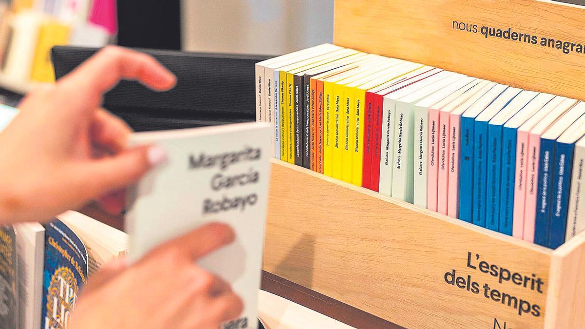 Ensayos de pequeño formato en una librería