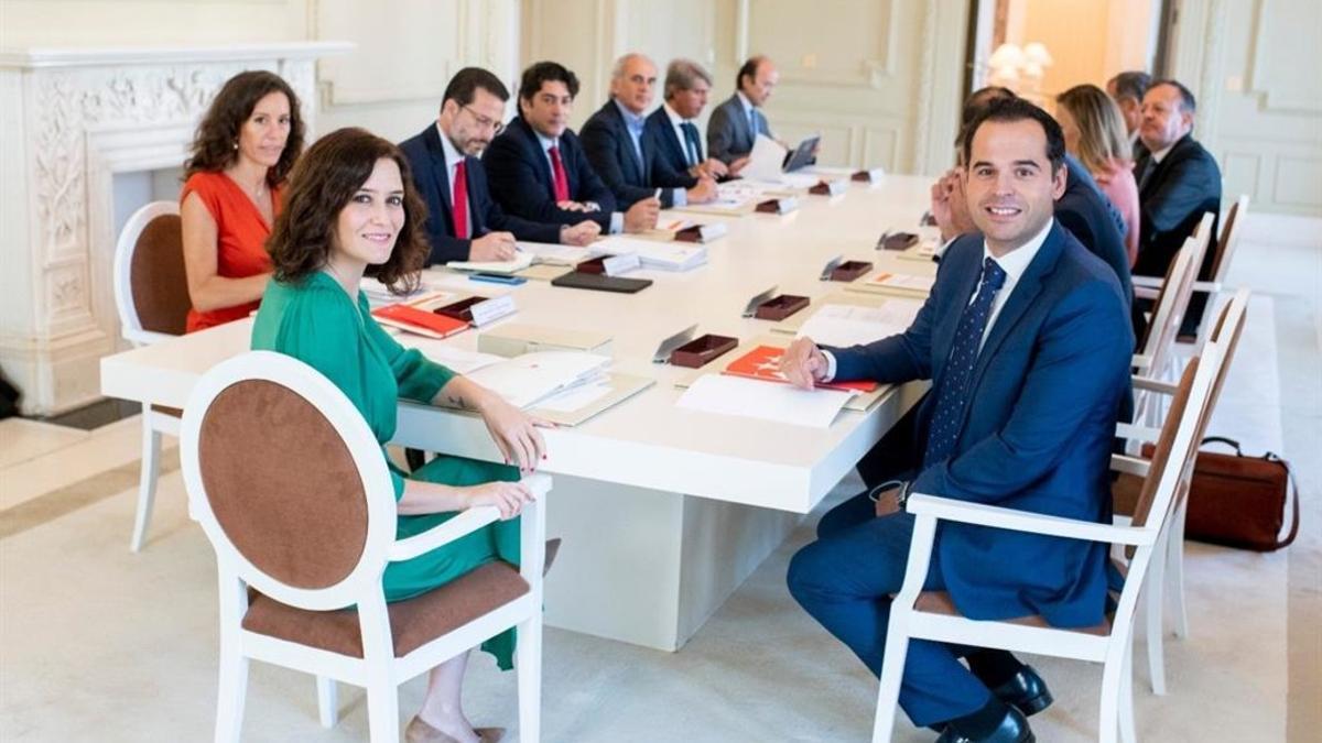 Díaz Ayuso junto al resto del Gobierno madrileño