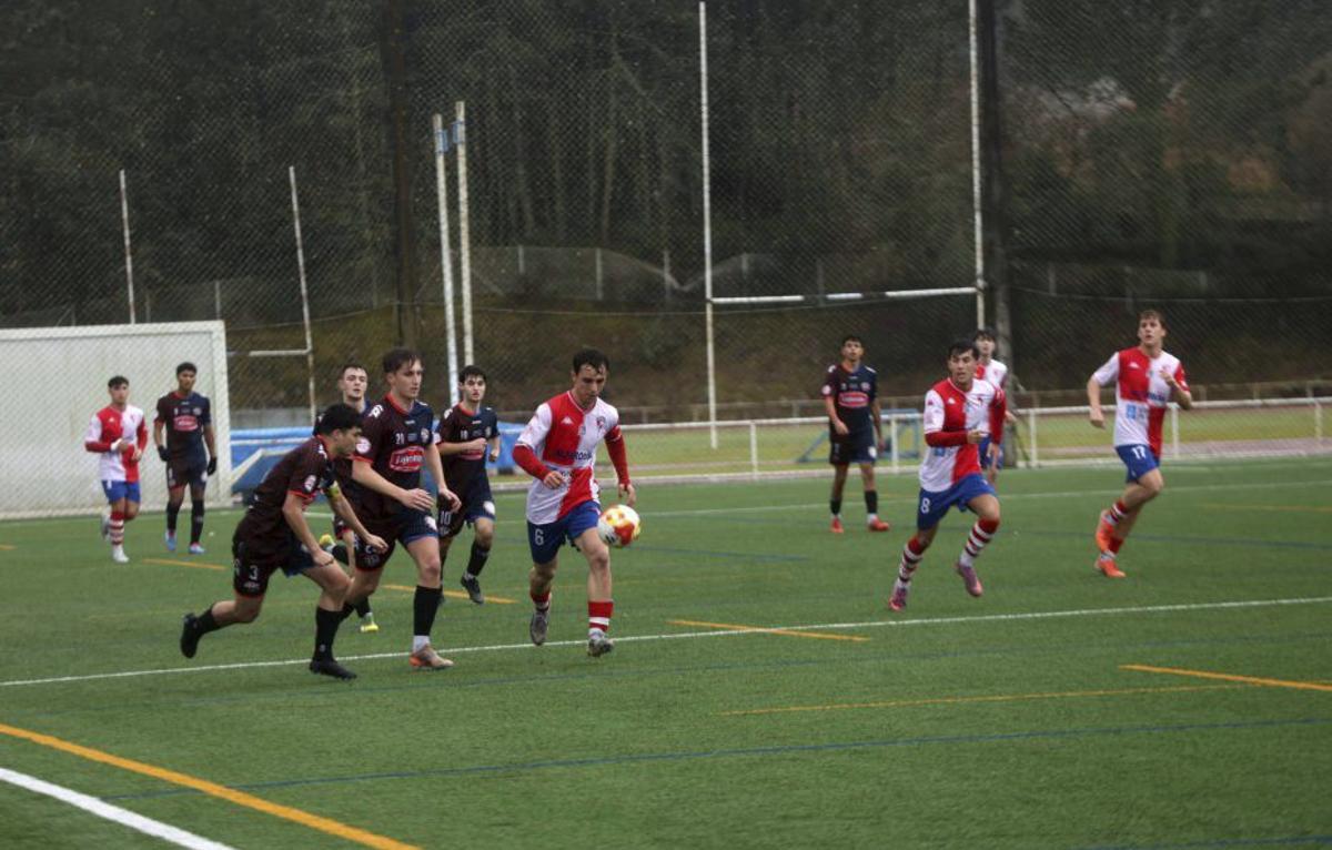 El Arosa no pudo sumar los tres puntos en Gijón.