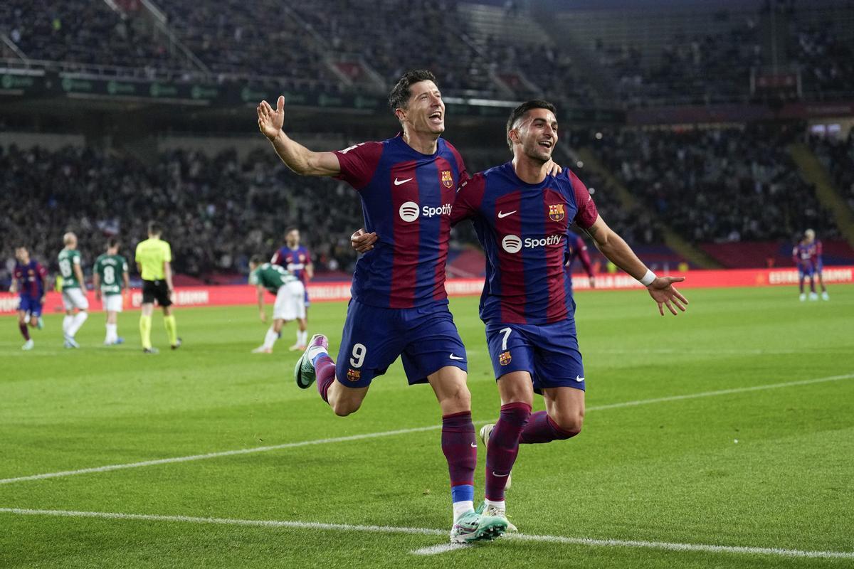 Lewandowski llega a los 48 goles con el Barça
