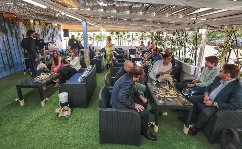 Inauguración del primer restaurante temático, Mar DeNorte