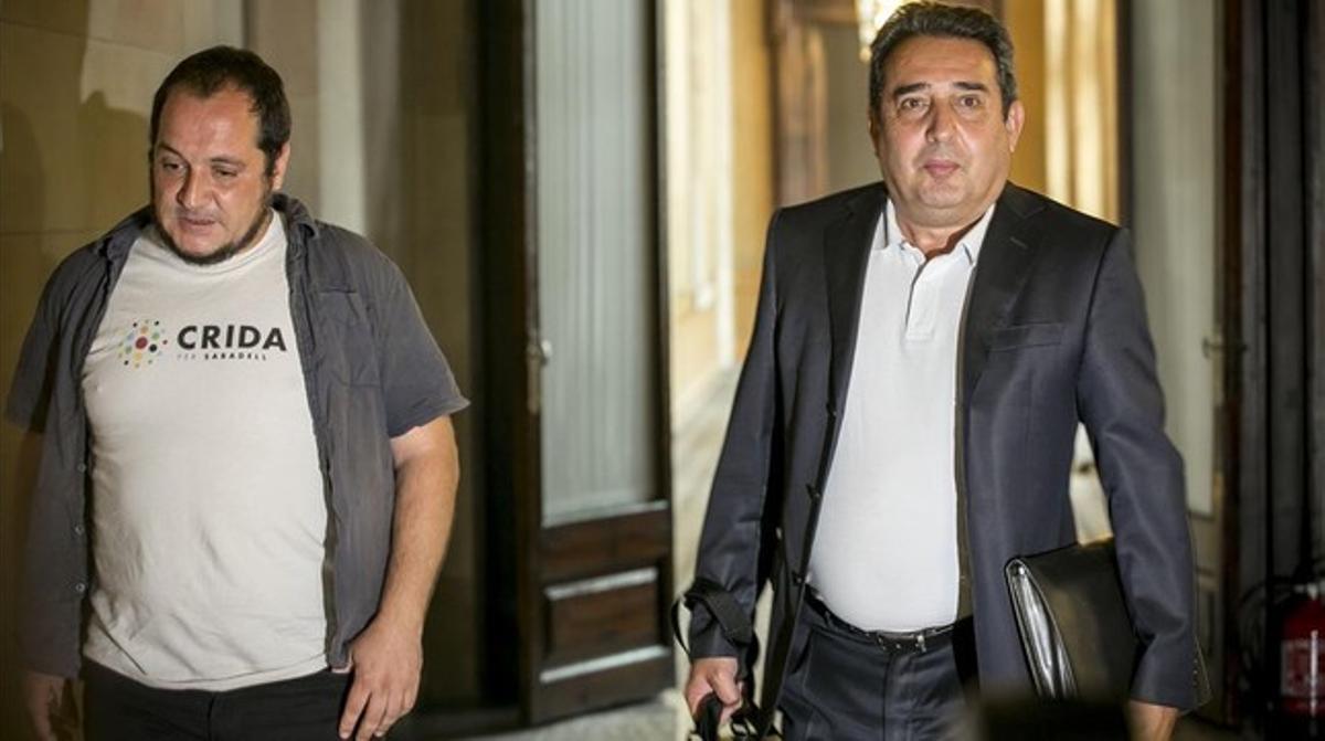 David Fernàndez, con una camiseta de Crida per Sabadell, en la comparecencia del exalcalde Manuel Bustos en la ’comisión Pujol’, el 8 de junio.