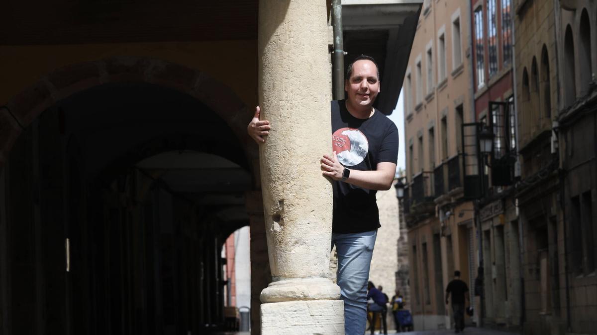 Carlos Galán, en la calle La Ferrería.
