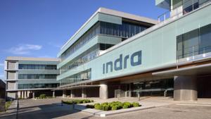 Archivo - Fachada del edificio de la compañía Indra en Madrid