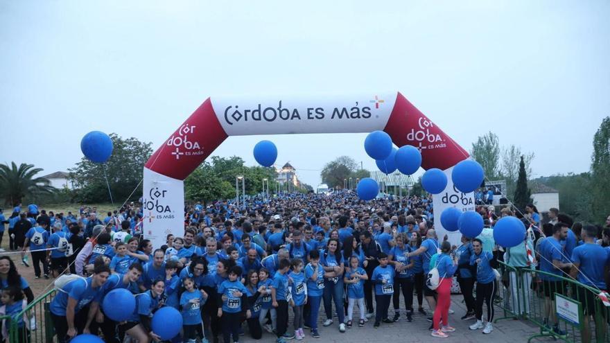 Un tsunami azul recorre Córdoba por el autismo