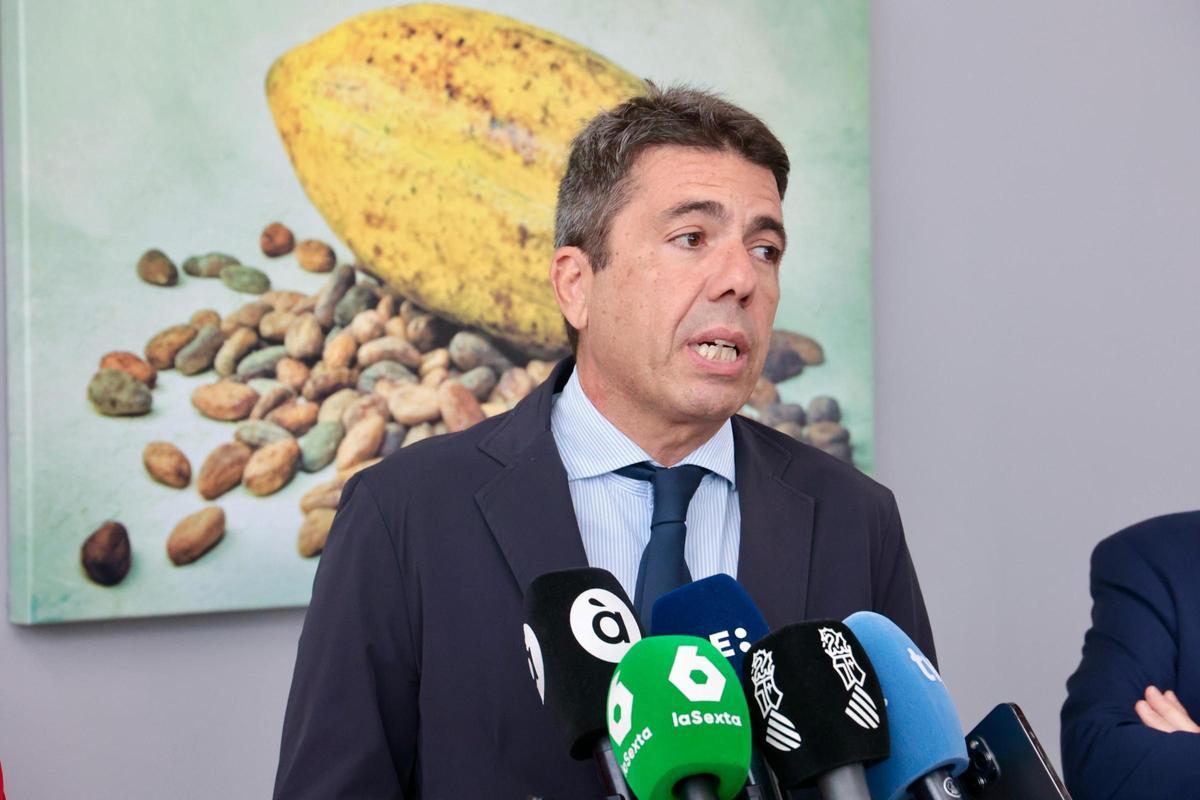 Visita de Mazón al Parque Empresarial L'Espartal III en Xixona