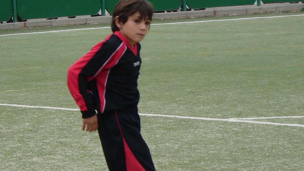 Iván Azón, en un partido jugado con su colegio, Marianistas.