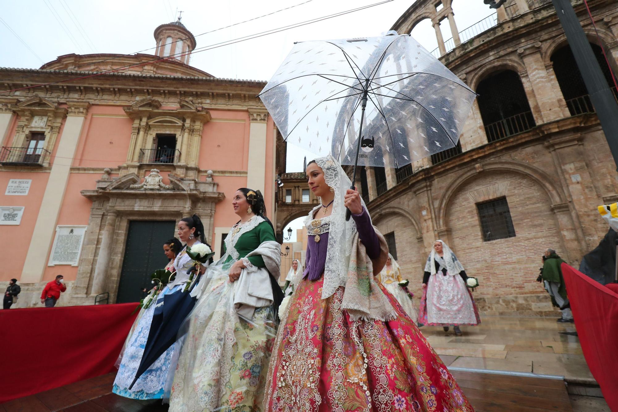 Búscate en el primer día de ofrenda por la calle de la Paz (entre las 15:30 a las 17:00 horas)