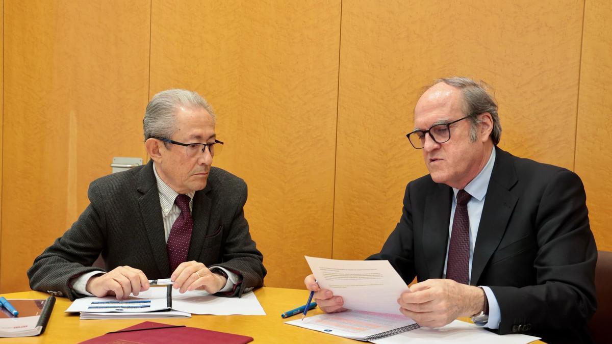 Ángel Luna, Síndic de Greuges; y Ángel Gabilondo, Defensor del Pueblo, reunidos en Alicante