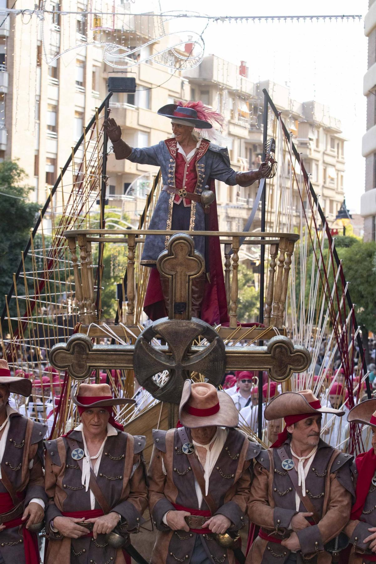 Entrada de Moros i Cristians de Ontinyent en las pasadas fiestas, en 2025.