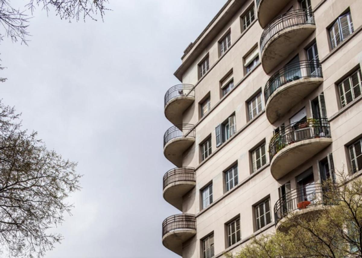 La Casa Ginestà, un trabajo de Jaume Mestres Fossas de 1931, en el 44 de la avenida Gaudí.