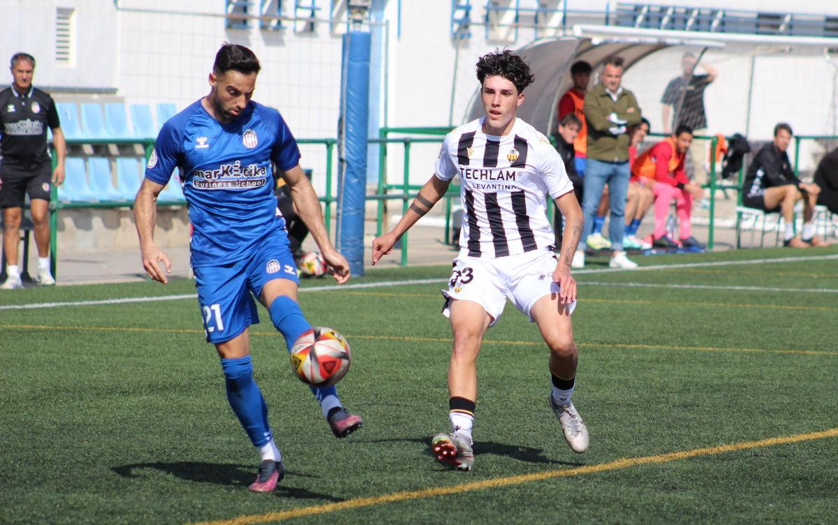 El juvenil Hugo Goñi también encontró el camino del gol y firmó el cuarto tanto para el Castellón B.