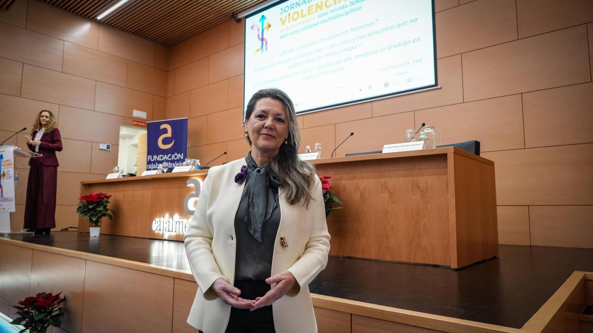 VÍDEO | Ana María González Ortiz, presidenta de la asociación Mujeres Libres, Mujeres en Paz, pide al Gobierno de Extremadura que el sistema sanitario proteja a las víctimas