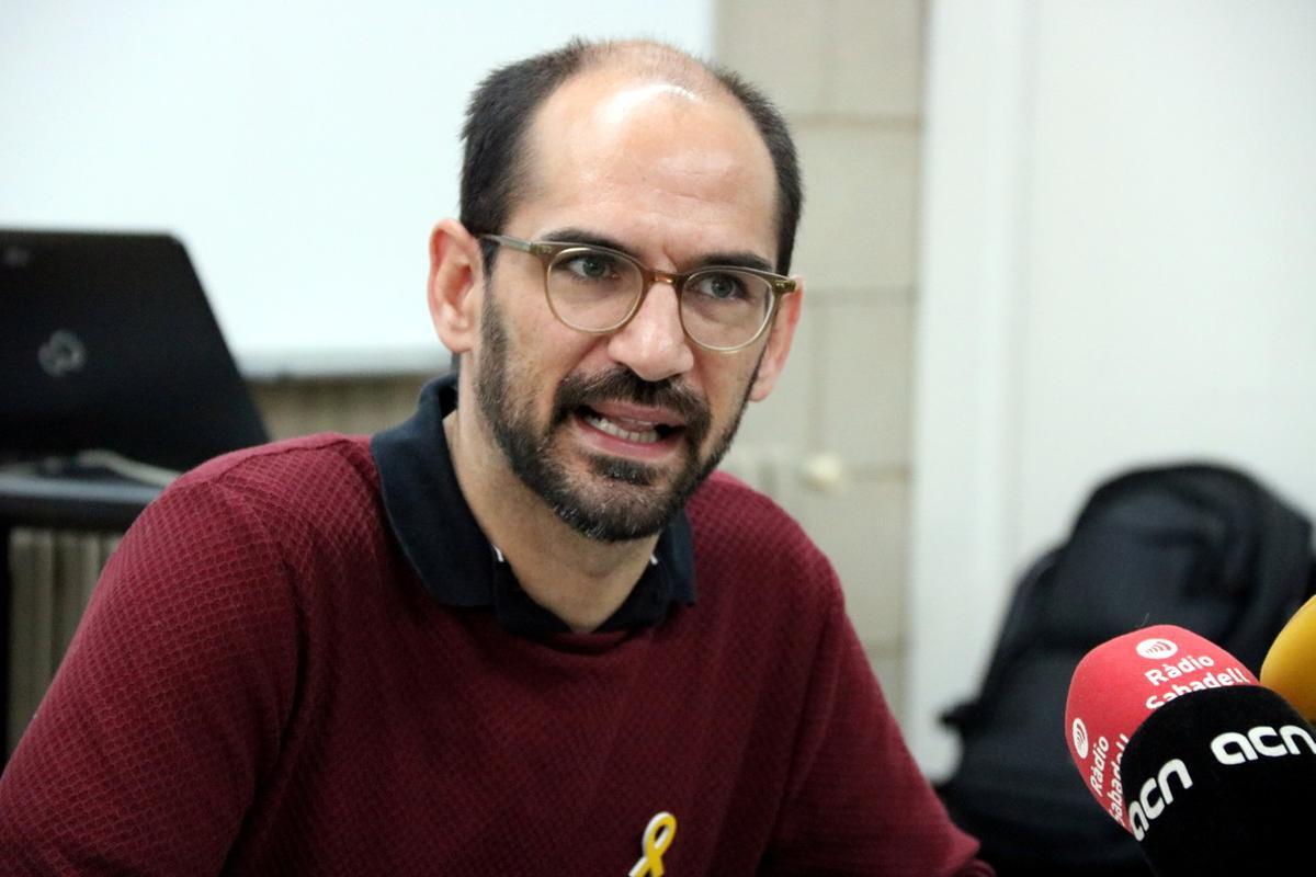 Maties Serracant, alcalde de Sabadell, en roda de premsa. Maties Serracant, alcalde de Sabadell, en roda de premsa.