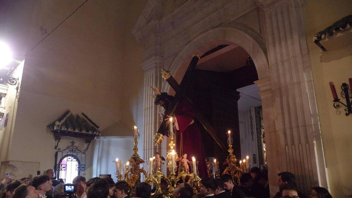 Traslado Jesús Nazareno de Viñeros hasta San Julián en las vísperas del Vía Crucis de la Agrupación