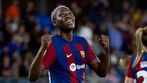 Asisat Oshoala celebra un gol con el Barça