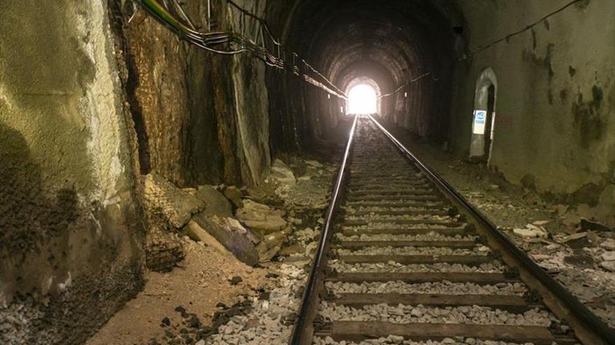 Teruel Existe vuelve a denunciar la inseguridad en la línea de tren