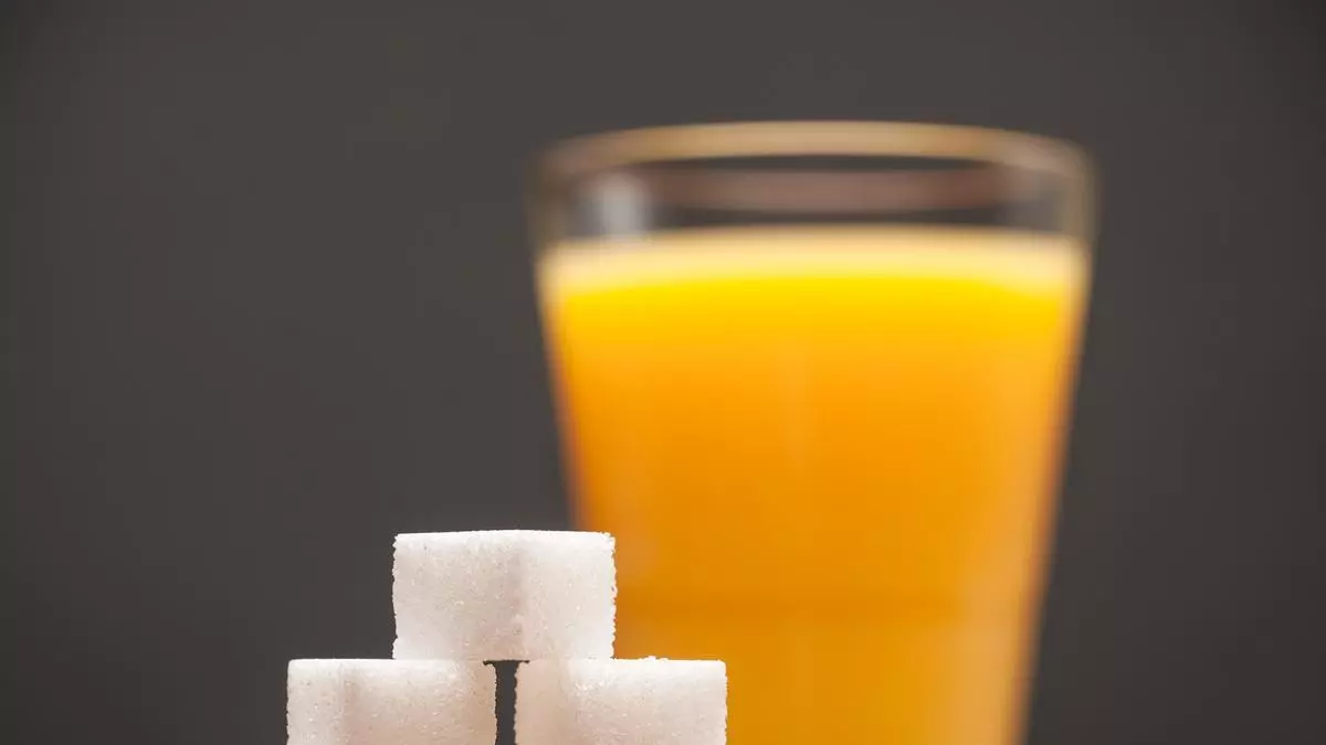 Jaume Fontanals, experto en microbiota: “El zumo de naranja no es saludable, en 250 ml contiene seis cucharadas de azúcar”