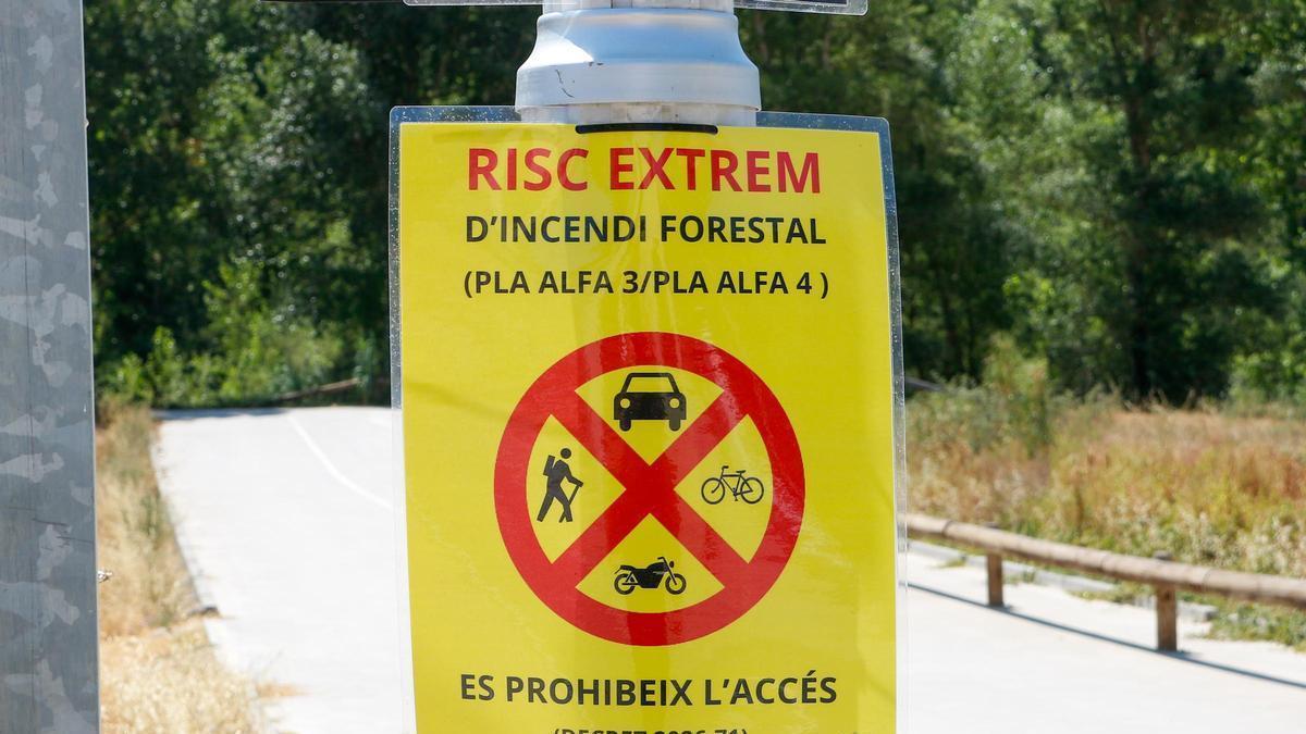 Un rètol avisant de les mesures contra el foc