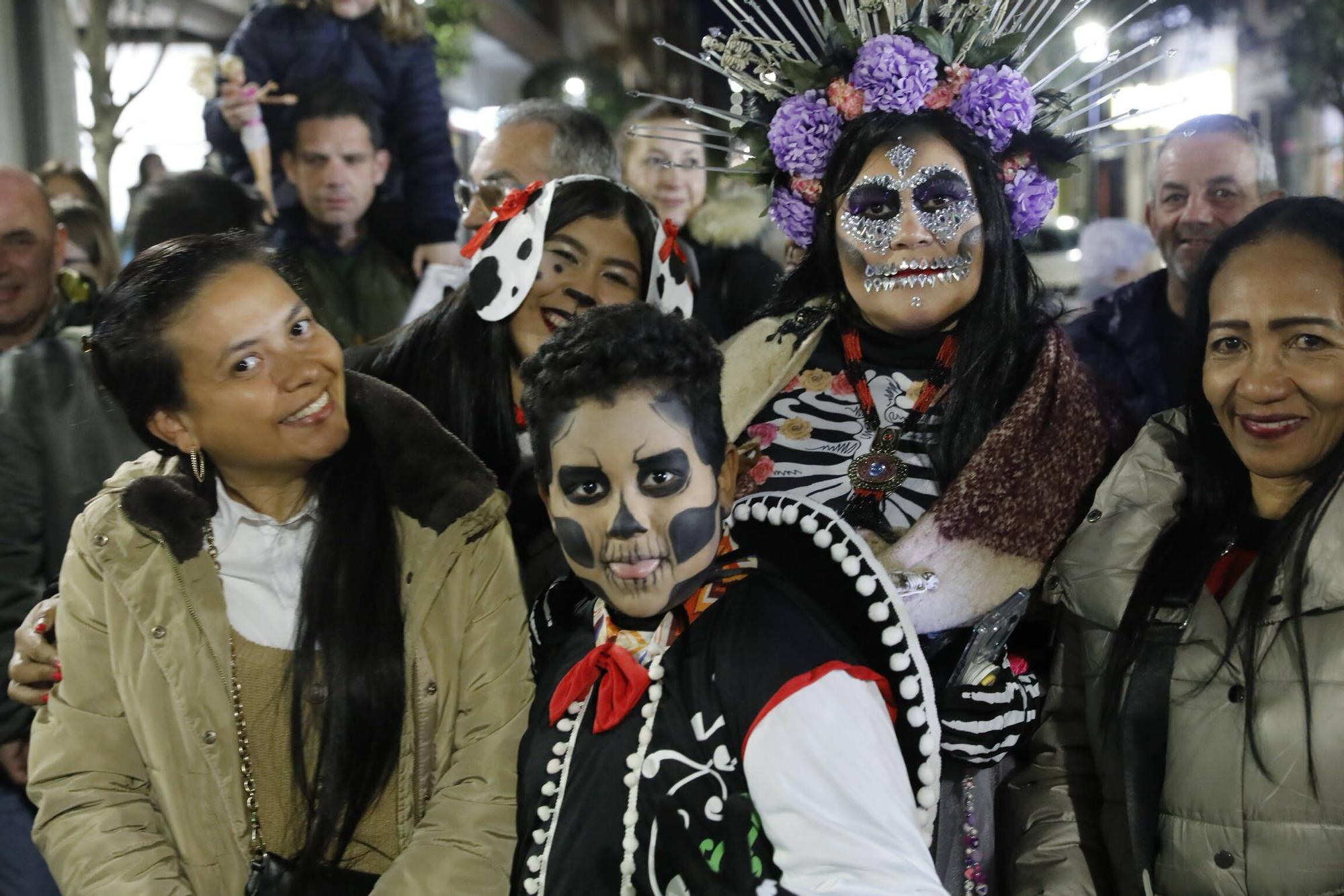 Así fue el multitudinario desfile del Antroxu de Gijón (en imágenes)