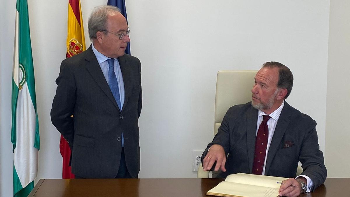 Díaz y García-Palacios hoy en la sede de CECO.