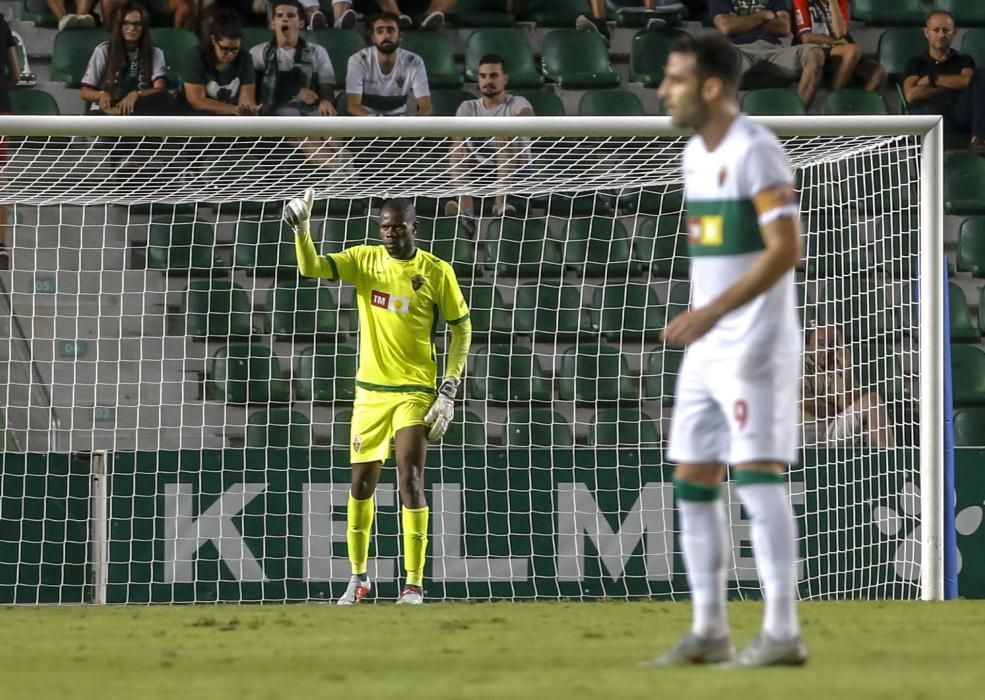 El Elche ahoga las penas de la Liga en la Copa (2-1)