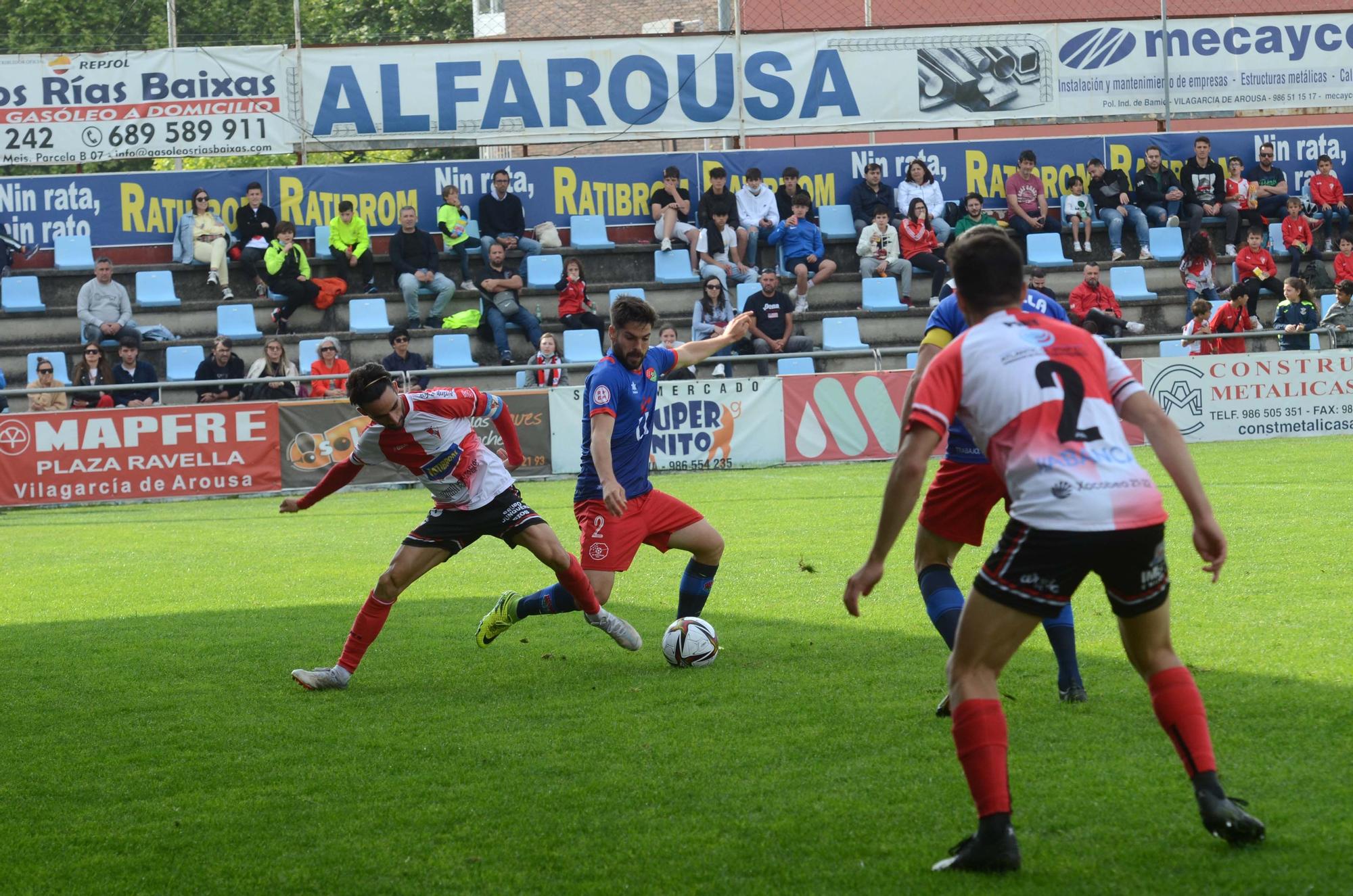 Búscate en las fotos de la victoria del Arosa sobre el Móstoles