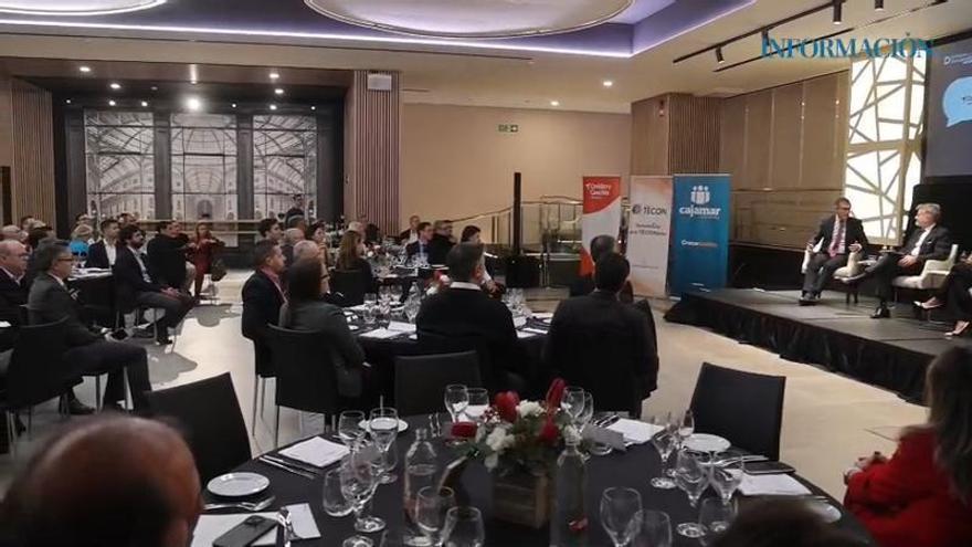 Diálogos para el Desarrollo con Fernando Trías de Bes y Begoña Villacís.