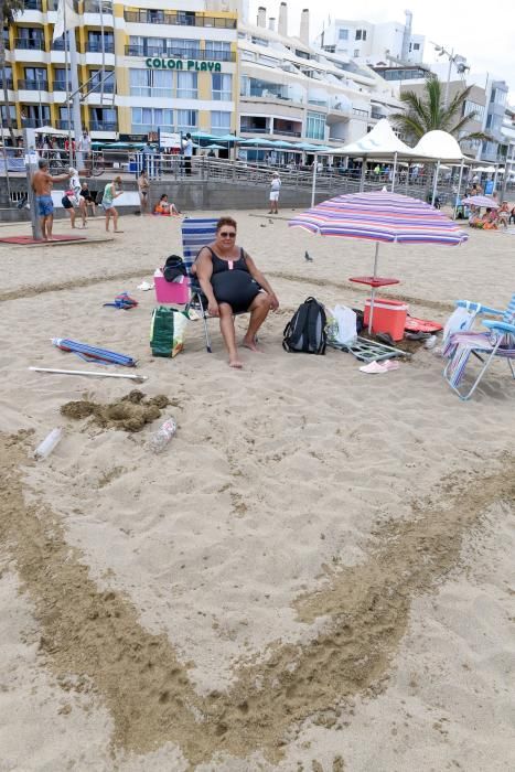 Las mascarillas invaden Las Canteras