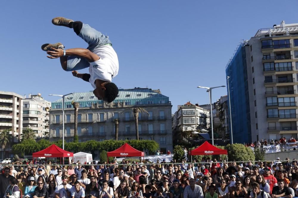 Piruetas espectaculares en el Vigo Street Stunts