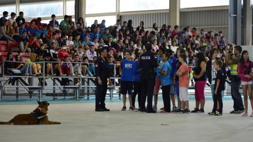 La Policía Nacional muestra su trabajo a 900 estudiantes