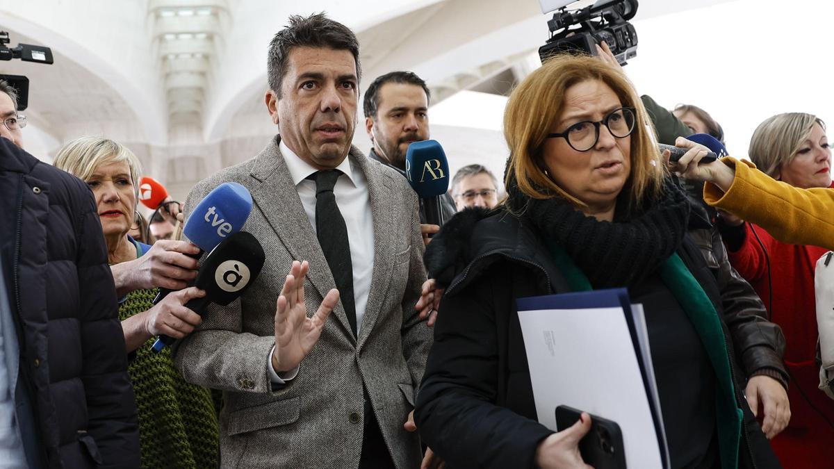 Abucheos a Mazón en el Congreso de FP en València