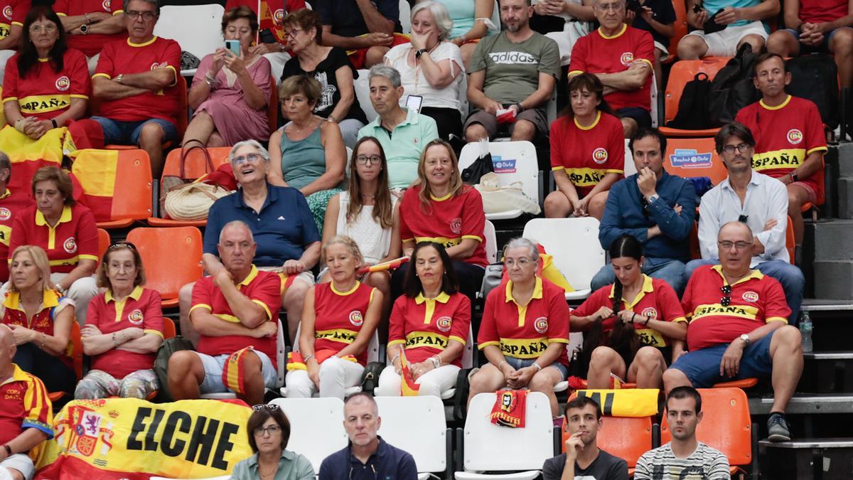 Las imágenes del ambientazo en la Copa Davis en València