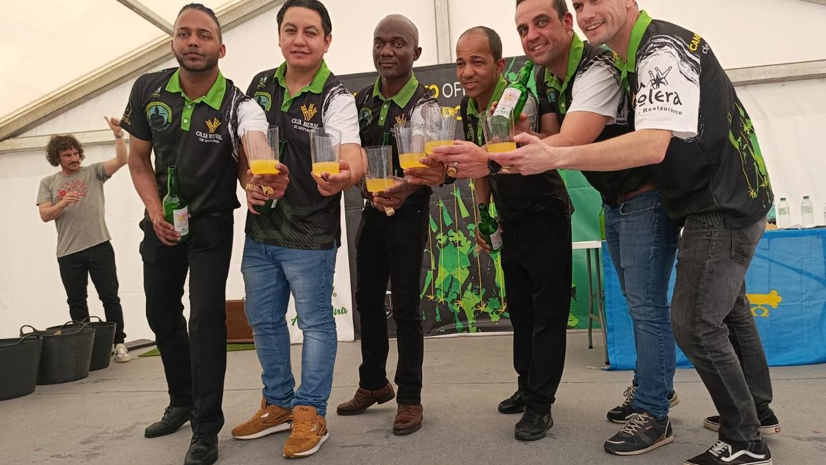 VÍDEO: Los mejores escanciadores se dan cita en Llanera