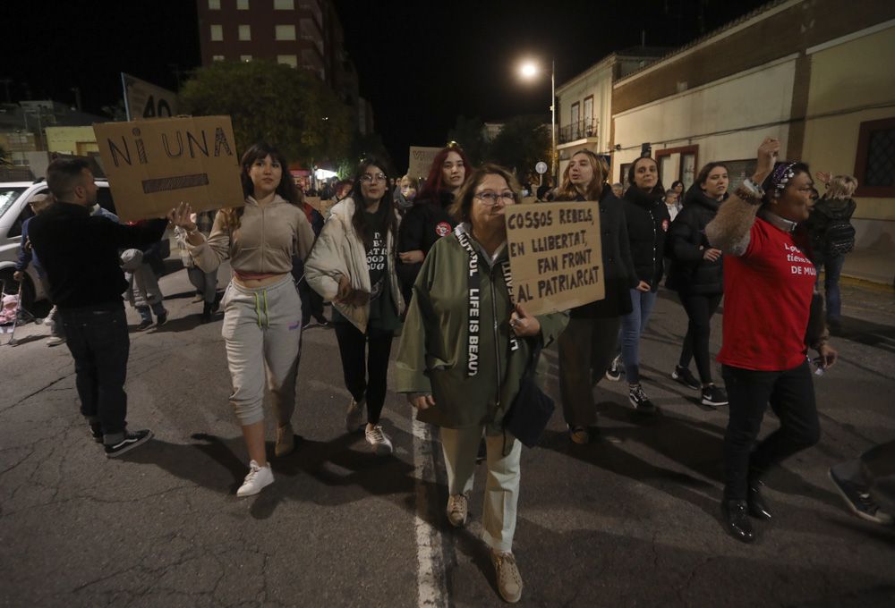 Sagunt grita contra la violencia machista el 25N