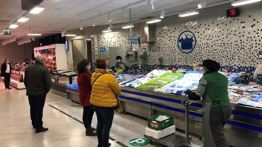 ¿Qué supermercados y centros comerciales están abiertos en Vigo este 1 de mayo?