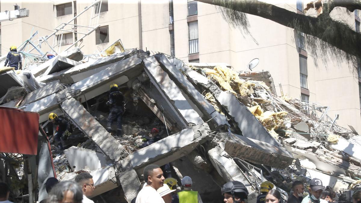 Colombia estremecida por un terremoto de magnitud 7,4 que obliga al Gobierno a declarar la situación de "desastre nacional"