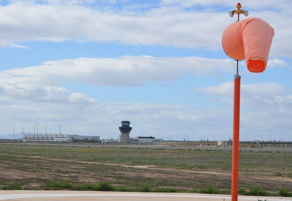 Ruta en imágenes por el aeropuerto de Corvera