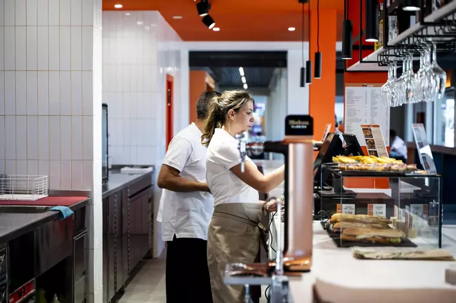 Así es la nueva cafetería de la estación de tren de Cáceres