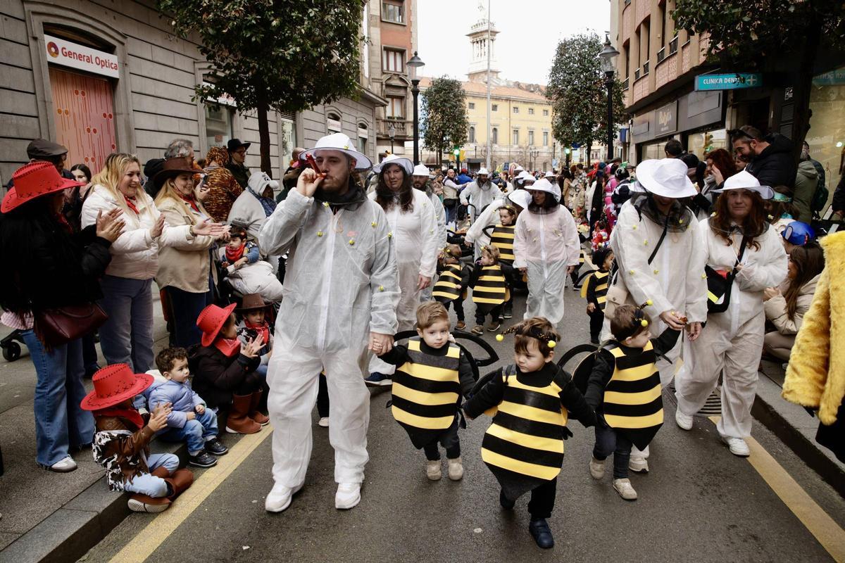 El desfile infantil de Antroxu por las calles de Gijón, en imágenes
