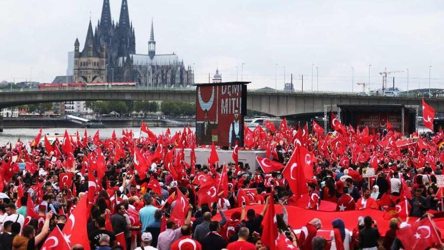 Erdogan afirma ahora que Gülen solo fue &quot;un peón&quot; en el golpe y apunta a Occidente