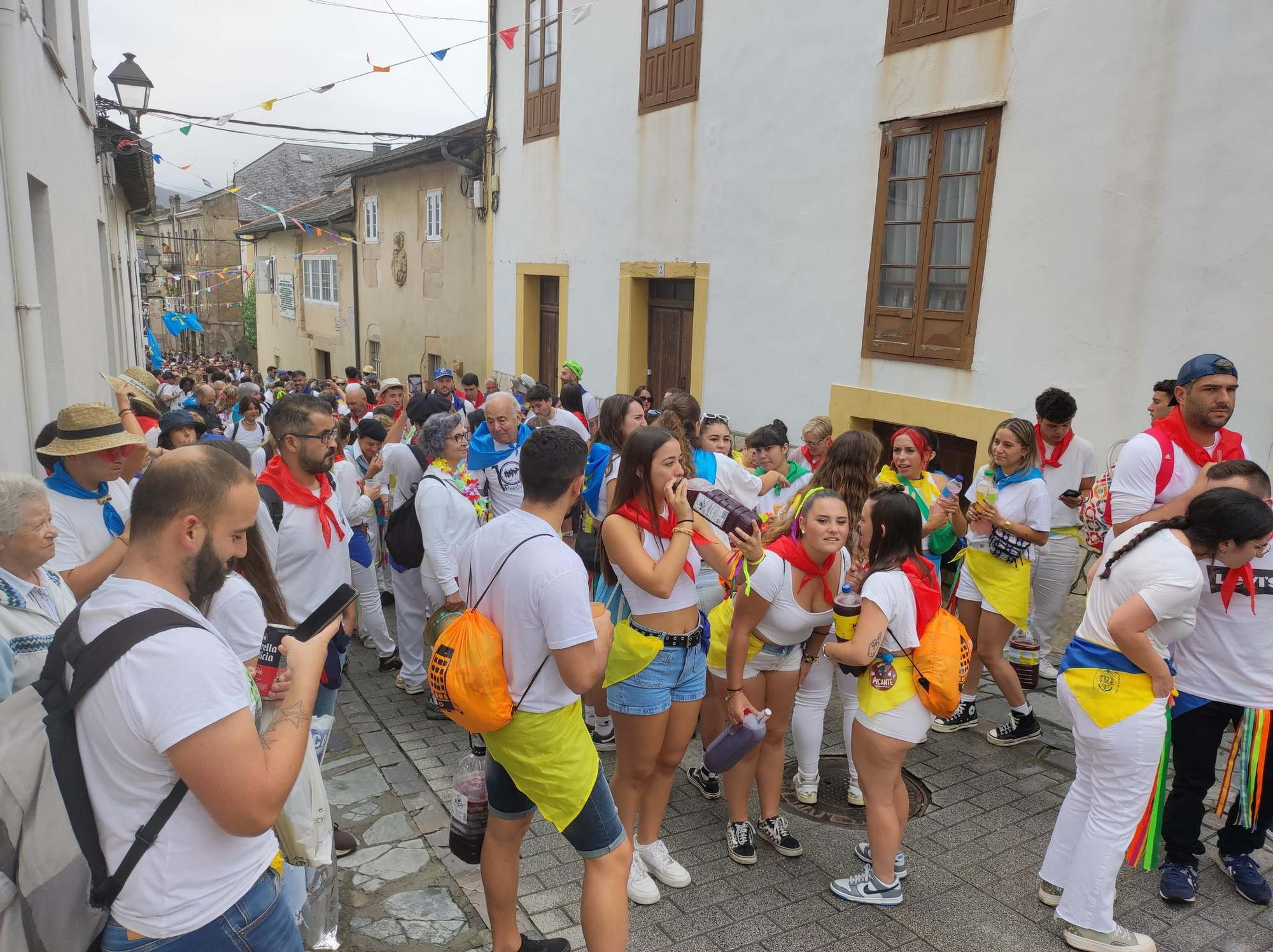 En imágenes: Así fue la salida de los romeros para celebrar la jira que cierra Las Telayas