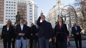 Feijóo carrega contra Sánchez per comparar la manifestació contra ell amb la de Barcelona: «Està una mica perdut»