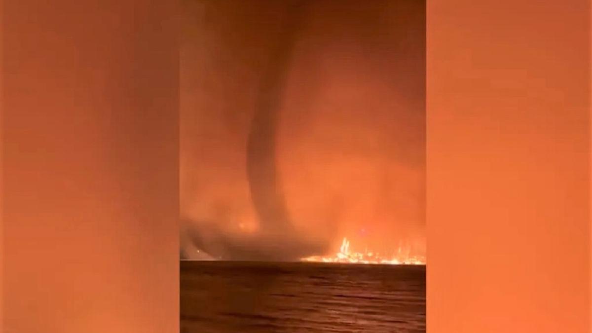 Imagen del tornado de fuego captado en Canadá