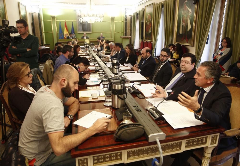 Pleno en el Ayuntamiento de Oviedo