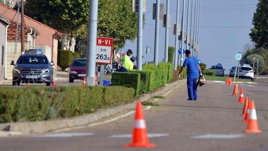 Cortados dos carriles en Luis Morán