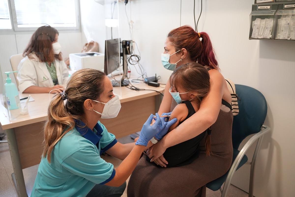 Los niños cordobeses vuelven al cole con su vacuna covid